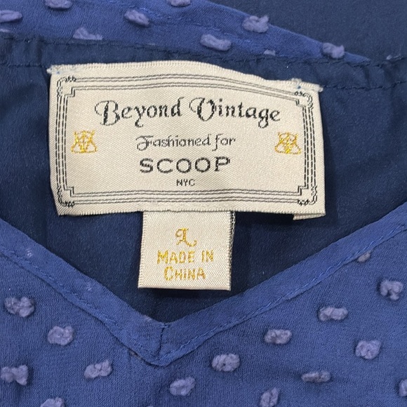 Beyond Vintage Fashioned by Scoop Top 100% silk - Picture 8 of 8